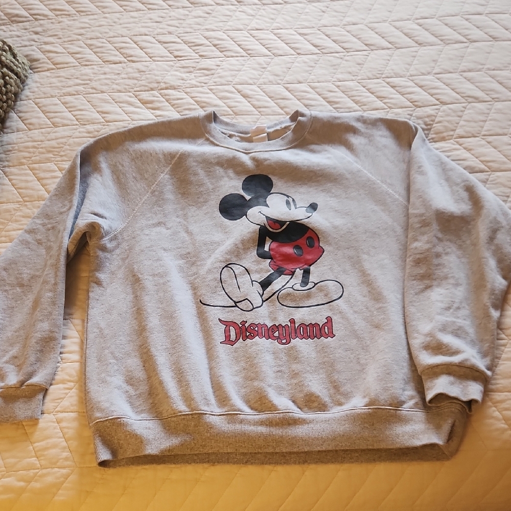 Disneyland Grey Crewneck Sweater, unisex size L